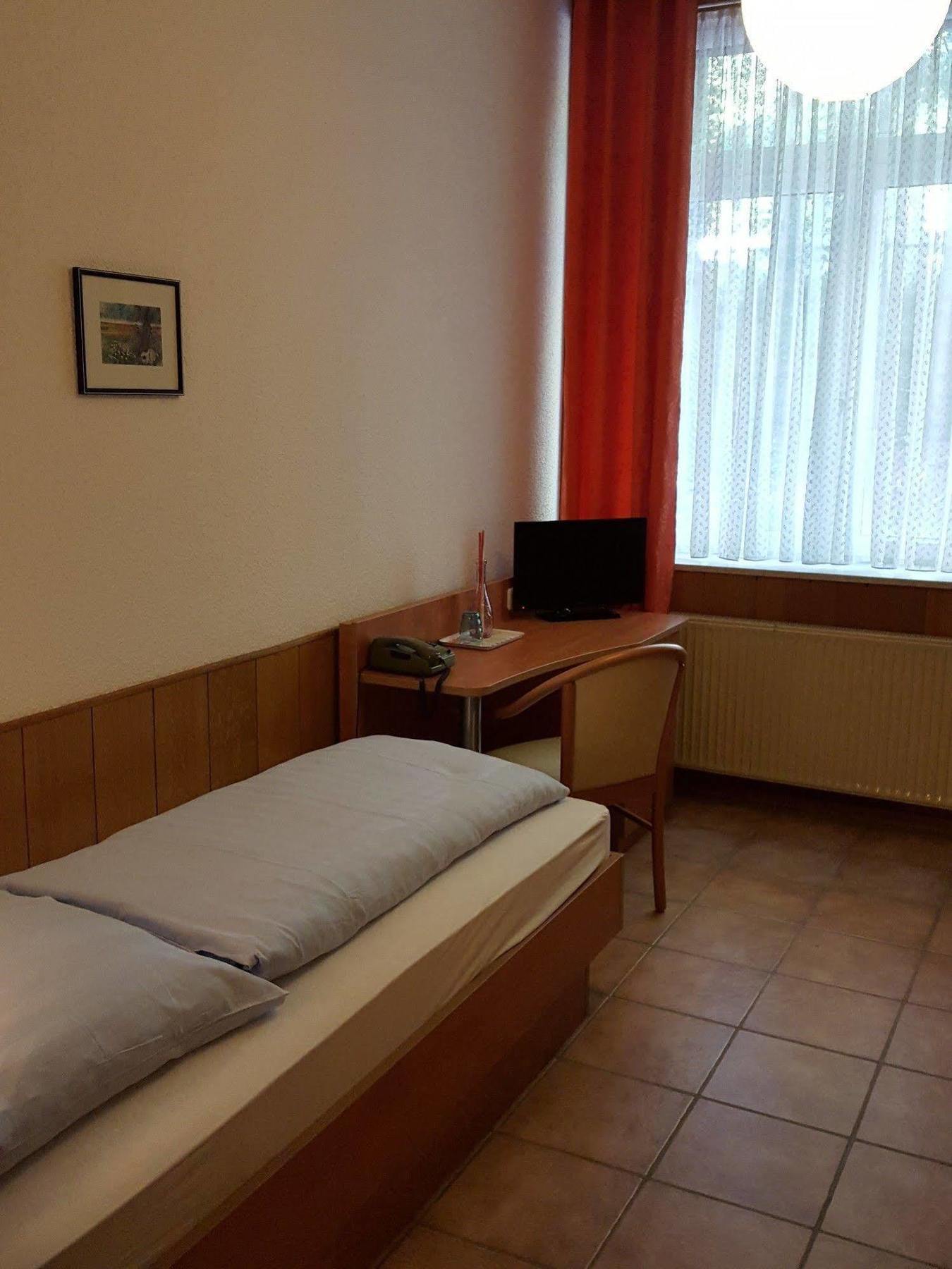 Waldhotel Zur Holzmuhle Eldagsen Esterno foto