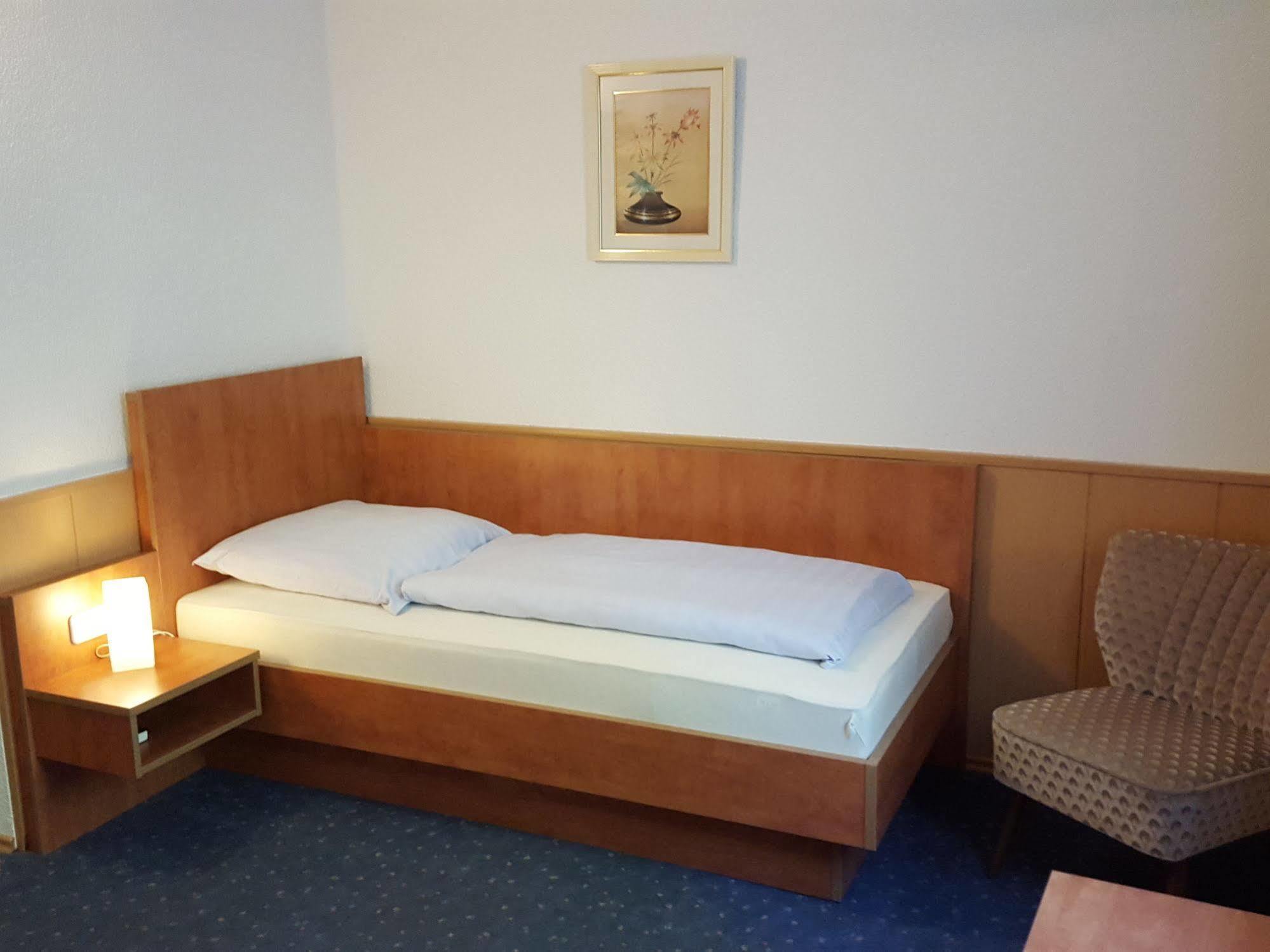 Waldhotel Zur Holzmuhle Eldagsen Esterno foto